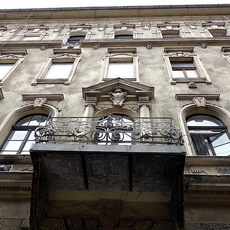 Vivid Csengery Apartment Budapest Bilik gambar