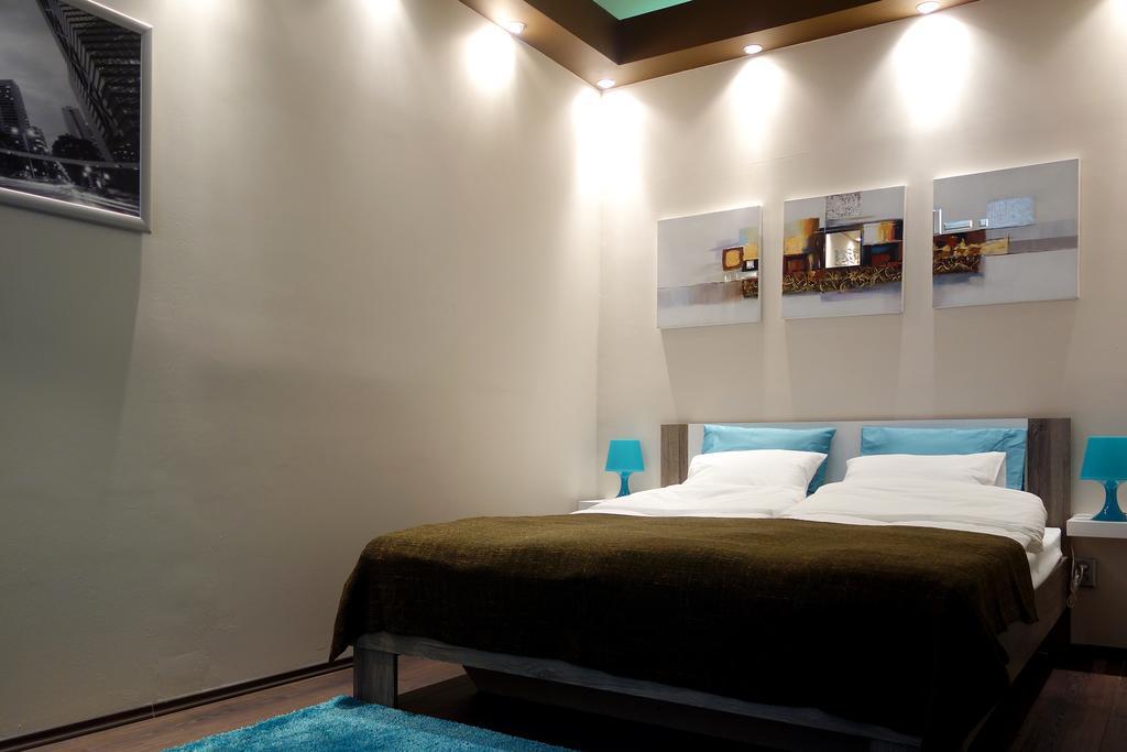 Vivid Csengery Apartment Budapest Bilik gambar