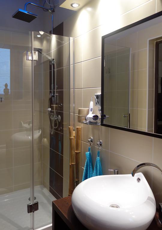 Vivid Csengery Apartment Budapest Bilik gambar