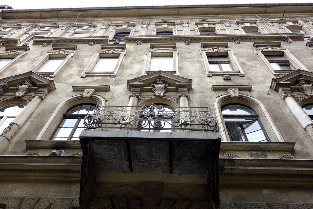 Vivid Csengery Apartment Budapest Bilik gambar